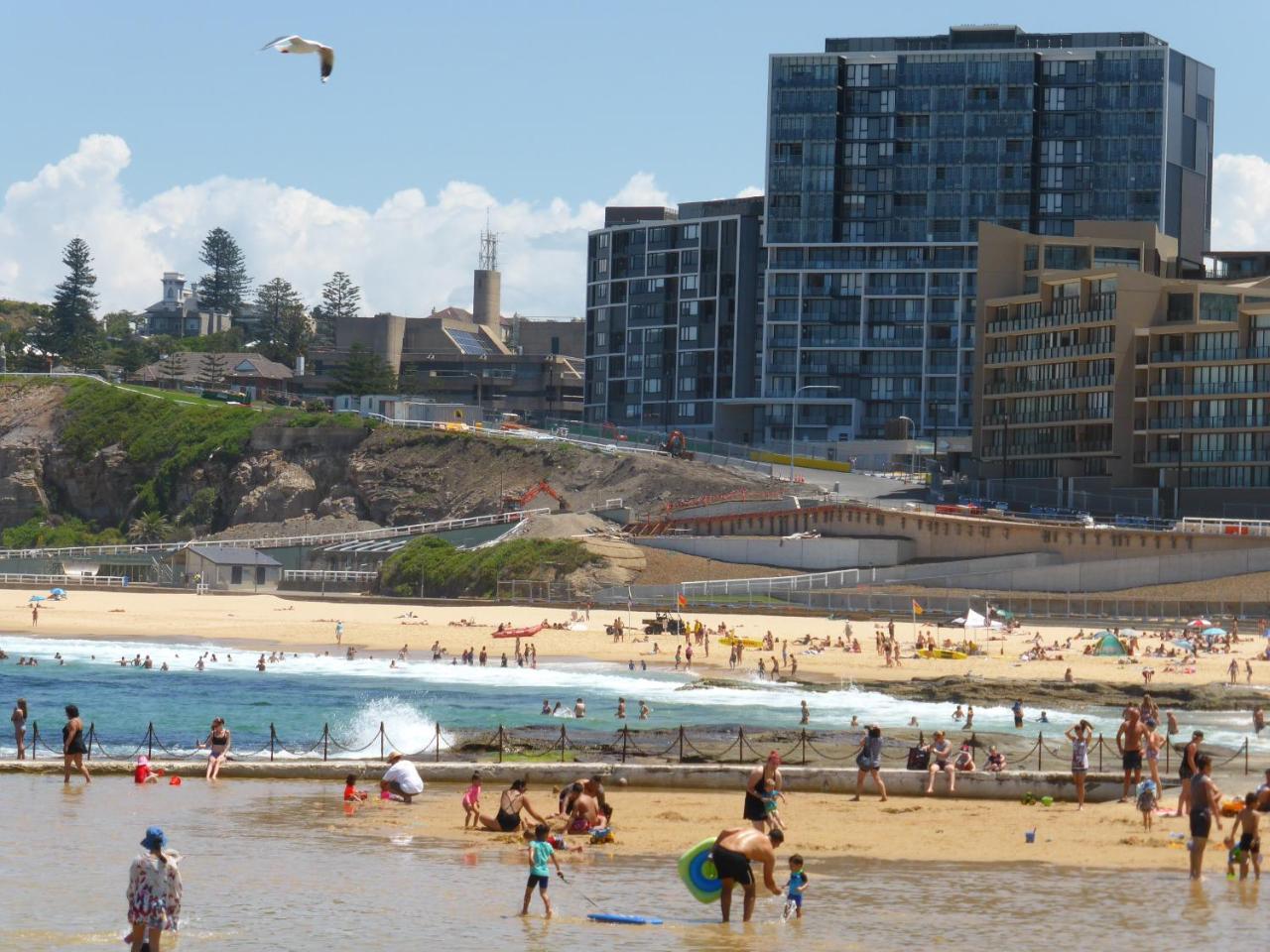 Arena Luxury Beachfront Apartment Newcastle Eksteriør billede